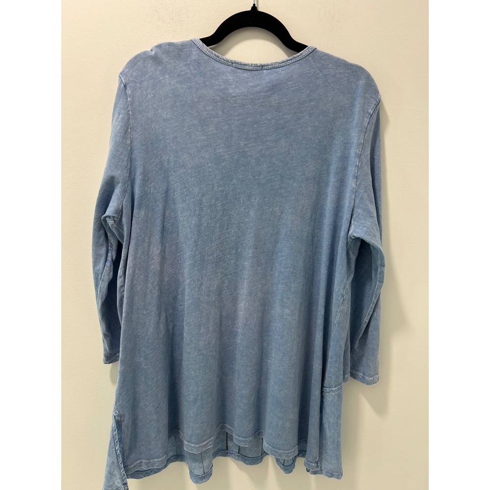 Jess & Jane Blue Mineral Wash Floral Butterfly Tunic Top XL Pocket Made in USA - Picture 10 of 10
